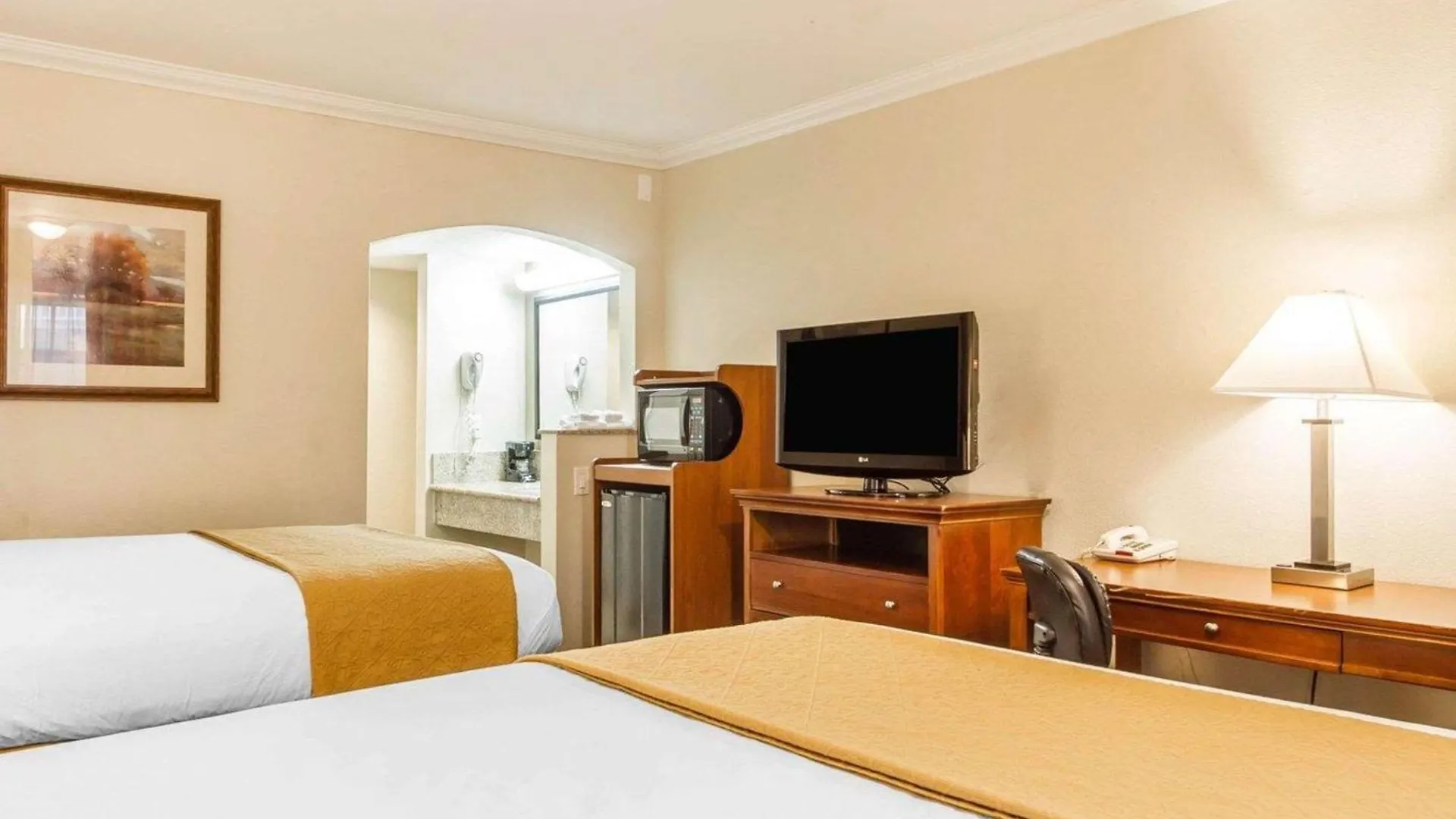 **  Quality Inn Sacramento Convention Center USA